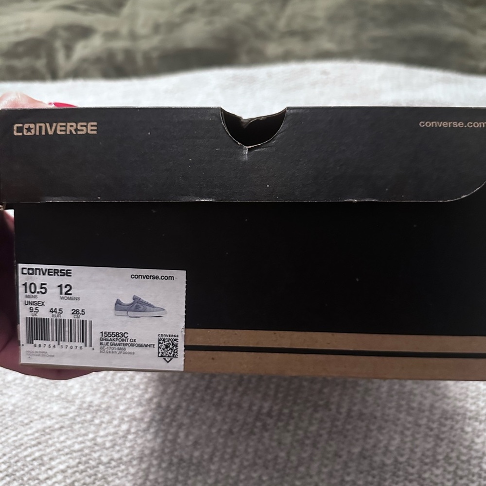Converse - Picture 2 of 3